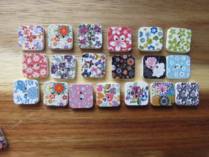 50 Floral Print Square White buttons 20mm