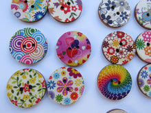 Load image into Gallery viewer, 10 x 25mm Mixed Bright Floral Mixed Print Wood Buttons- random set of 10 prints