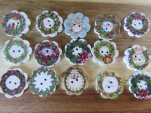 Load image into Gallery viewer, 10 Christmas Wreath Print buttons Flower shape edge 18mm