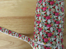 Load image into Gallery viewer, 1m Cream Pink Red Roses Fold over FOE Fold over elastic 15mm