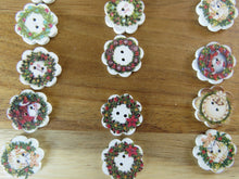 Load image into Gallery viewer, 10 Christmas Wreath Print buttons Flower shape edge 18mm