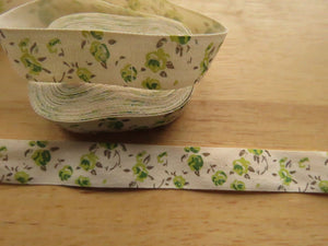 5 yards/ 4.6m Green Roses printed on Cream 100% cotton tape