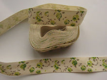 Load image into Gallery viewer, 5 yards/ 4.6m Green Roses printed on Cream 100% cotton tape