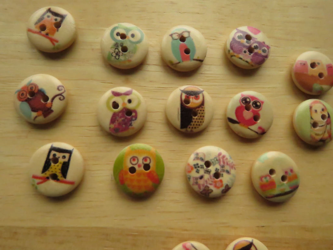 25 Mixed Owl print buttons- light wood look background 15mm