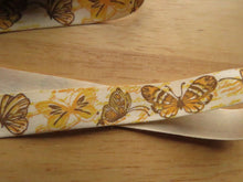 Load image into Gallery viewer, 5 yards/ 4.6m Yellow Butterfly printed on Cream 100% cotton tape
