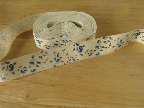 5 yards/ 4.6m Blue Rose on Cream 100% cotton tape