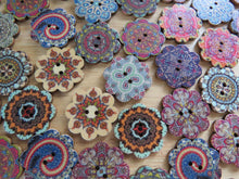 Load image into Gallery viewer, 10 Retro Print Flower Shape Wood like Buttons 25mm diameter