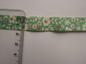 5 yards/ 4.6m White flowers on Green 100% cotton tape
