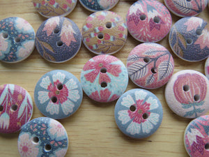 10 Tulip, Flower, Blossom Mixed Print Wooden Buttons 15mm in diameter