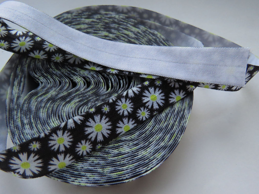 3.5m White Daisy on black 15mm wide fold over elastic