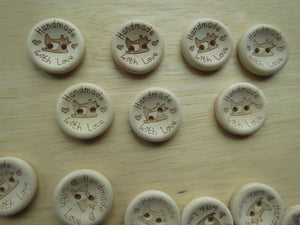 25 Sewing Machine and Handmade with love wood look 20mm buttons