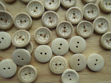 Load image into Gallery viewer, 12 Scissors with stars and Handmade with love wood look 20mm buttons
