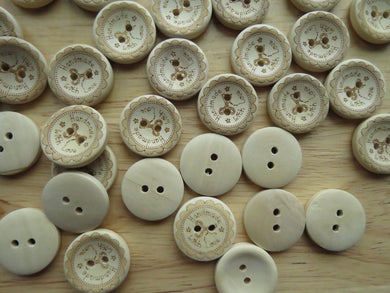 12 Scissors with stars and Handmade with love wood look 20mm buttons