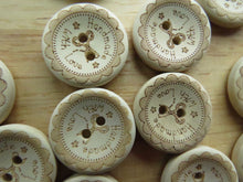 Load image into Gallery viewer, 12 Scissors with stars and Handmade with love wood look 20mm buttons