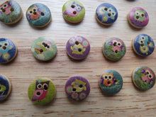 Load image into Gallery viewer, 50 Owl print 15mm buttons-brown back