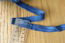Load image into Gallery viewer, 10m Navy blue 15mm fold over elastic foldover foe