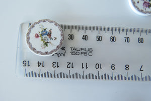 52 Flower Posy with border 25mm white wooden buttons