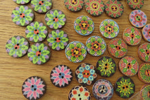 Load image into Gallery viewer, 10 Mixed Pattern Retro Floral print 25mm wooden buttons